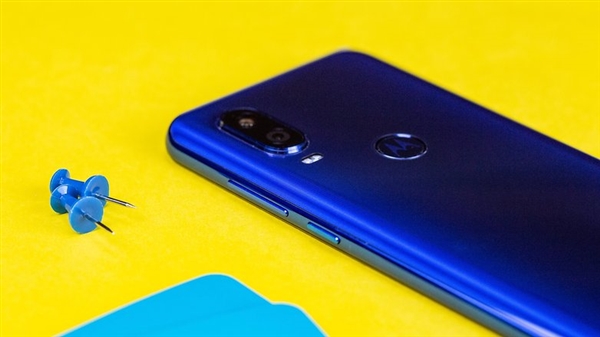 Moto中端新机One Vision发布：21比9打孔屏、三星Exynos 9609芯片