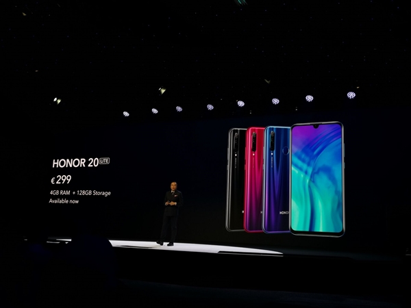 前置3200万自拍镜头 荣耀20 Lite发布