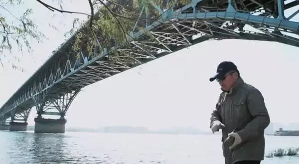 1个男人和351条人命：你想死？没那么简单！