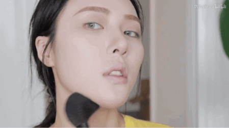 当Lisa露出额头，人间芭比瞬间幻灭？