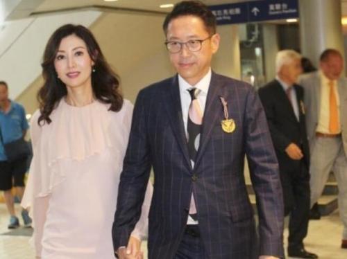 何超琼许晋亨“世纪婚礼”壕到爆,和“粉色大舞台”不是一个层次
