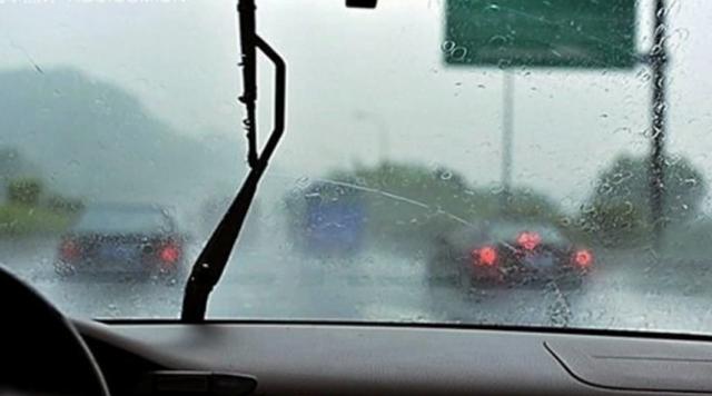 高速开车遇暴雨怎么办？牢记这5条保命法则，怎么样都不会心慌！