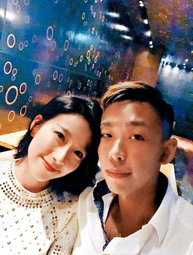 TVB女星做“小四”挑衅正房？再次流出亲密照，搂男方脖子不松手