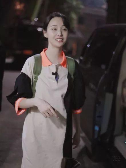 她的前男友是薛之谦？因误放前任歌曲被现任于小彤当街怒骂？