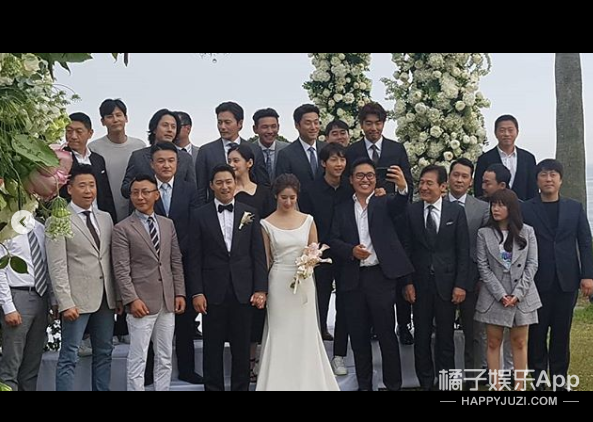 这位男星结婚了，来的女嘉宾竟然比新娘更抢镜？