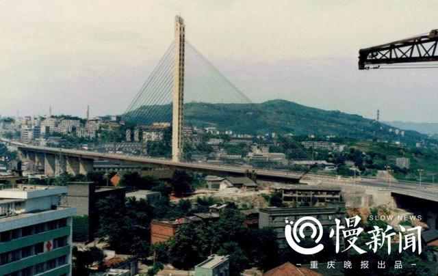 见过重庆石门大桥最初模样,目睹沙坪坝火车站风雨蝶变……三十年来,他