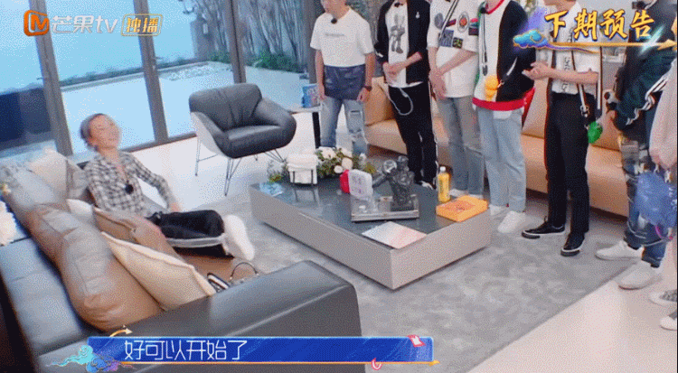 她就不能老吗？