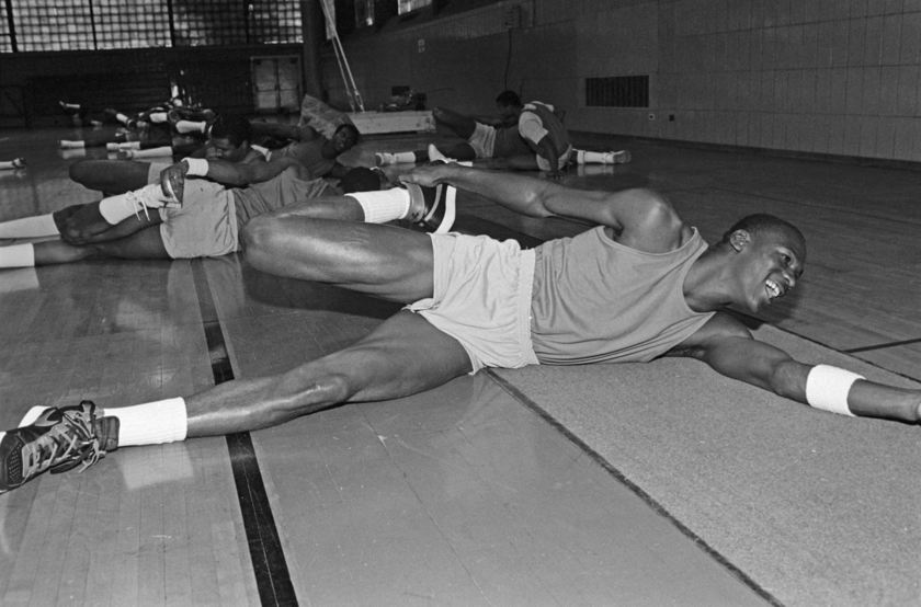 michael-jordan-banned-air-ship.jpg