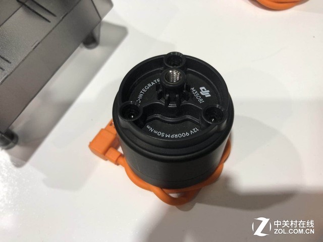 三年磨一剑!大疆创新首款教育机器人:机甲大师RoboMaster S1问世!