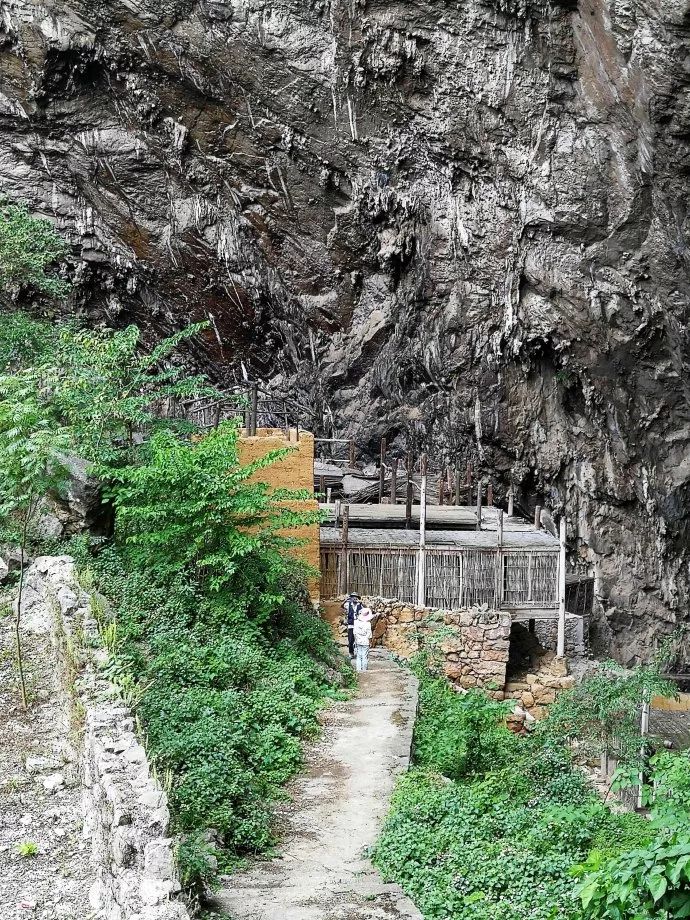 云南游3--峰岩洞《天下第一奇村》