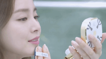 现在随着天气越来越热,又到了广大仙女们化妆一小时,脱妆五分钟的季节