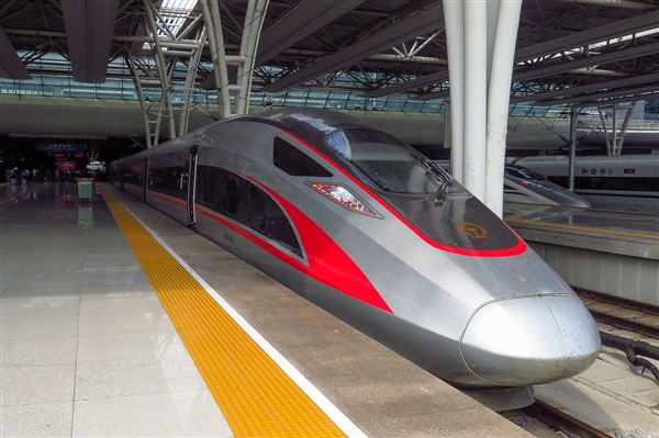 世界首次 京张高铁将实现300-350公里时速自动驾驶