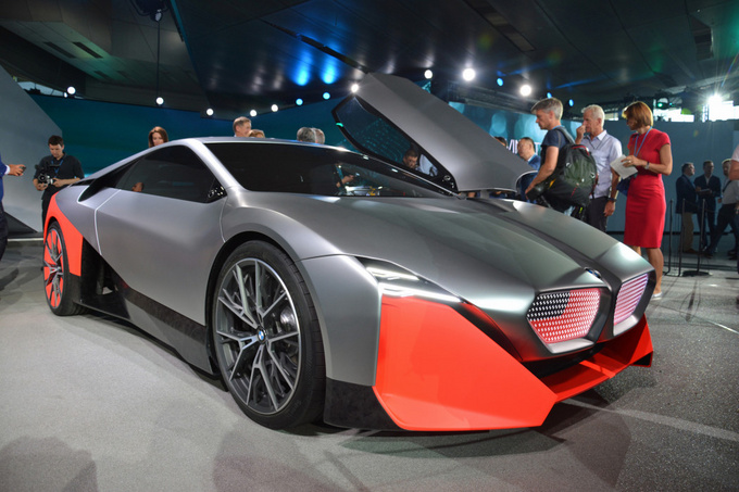 宝马推多款新车，第二款配大溜背，比奥迪Q8帅，还搭全新V8引擎