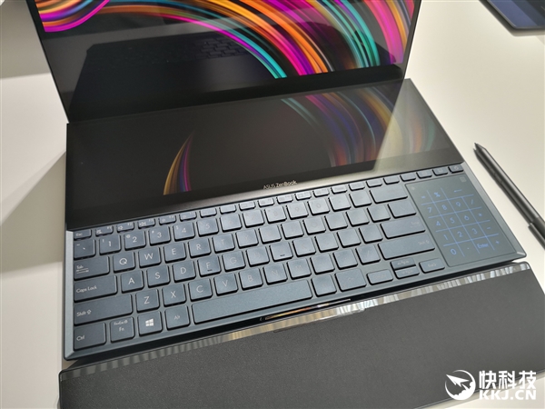 华硕发布灵耀X2 Pro：双4K屏、最高八核i9-9980HK