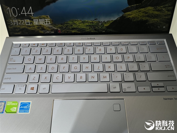 华硕发布灵耀X2 Pro：双4K屏、最高八核i9-9980HK