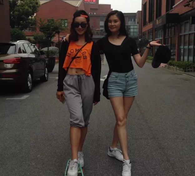 明星的神颜父母!女儿中学因颜值成名,爸爸好看得像韩剧男主