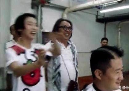 让吴京生无可恋的早期照片,原来吴磊、赵丽颖都中过招