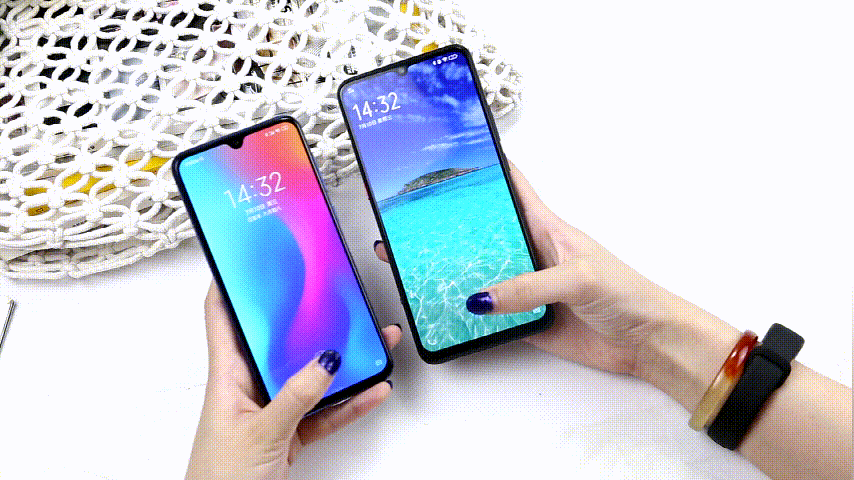 ( 左边为小米9se,右边为iqoo neo))