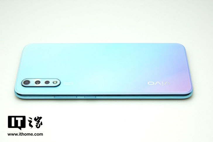 vivo y7s海风青/波漾蓝上手图赏:千元机颜值新风