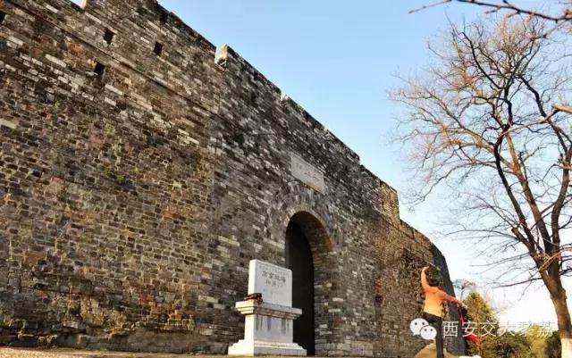 现代文学中的城墙