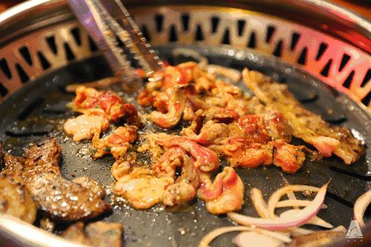 齐齐哈尔，中国烤肉第一城！还有毛不易隆重推荐的拌肉