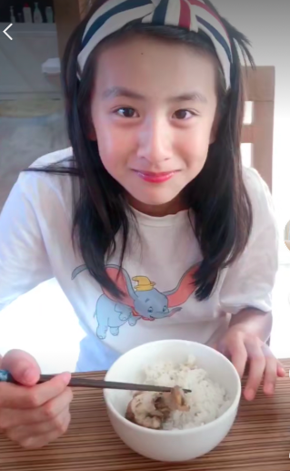 有钱却节俭！田亮家餐桌曝光，饭碗缺口仍在使用，一双拖鞋穿十年