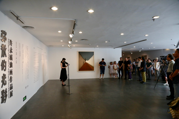 “弥散的光影：许永城油画作品展”在广东美术馆开幕