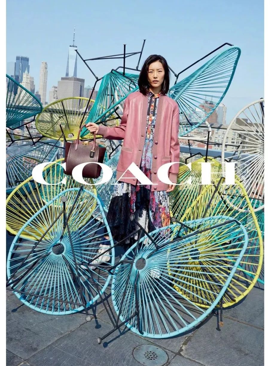 COACH(蔻驰)蔻驰官宣“大表姐”刘雯成为中国区品牌代言人