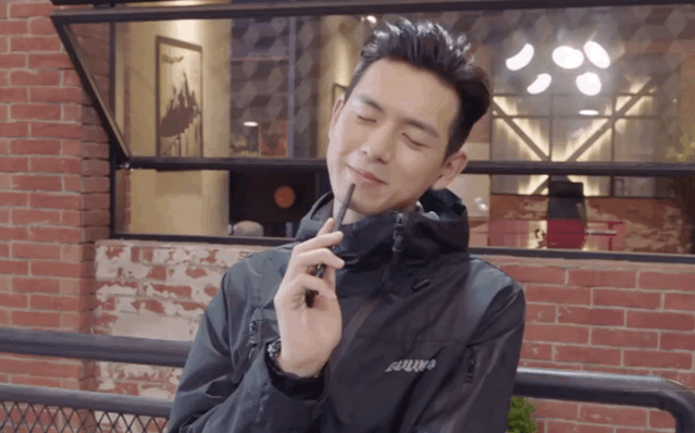 坐拥百万粉丝继承1亿房产，拿下高冷男神有什么好奇怪的？