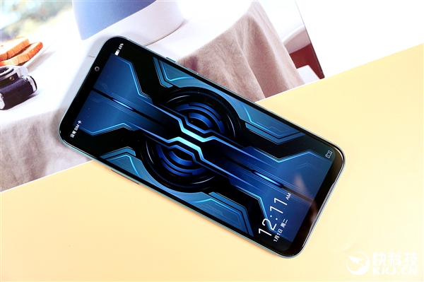 安兔兔跑分破50万！黑鲨游戏手机2 Pro开箱图赏