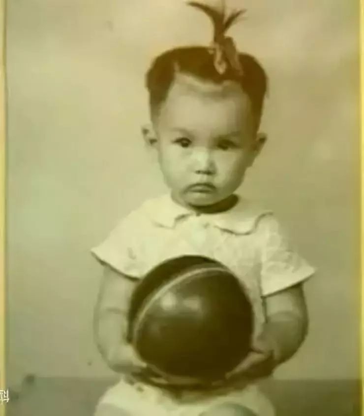 拍戏没时间怀孕，老公跟她离婚！受不了打击皈依佛门