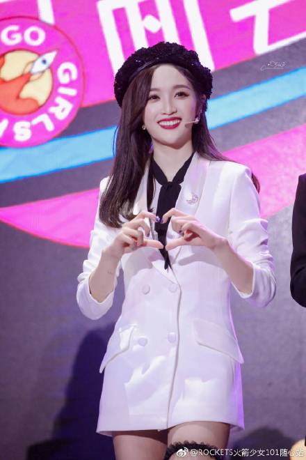 火箭少女见面会吴宣仪状态不佳，背后原因令人心疼不已