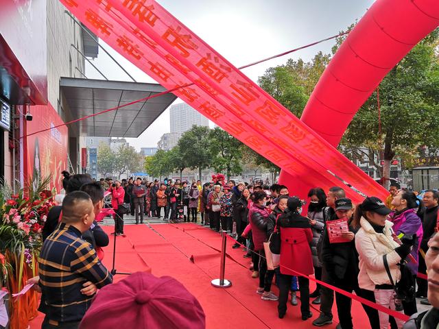 酒仙网加码新零售单日开6家酒仙网国际名酒城