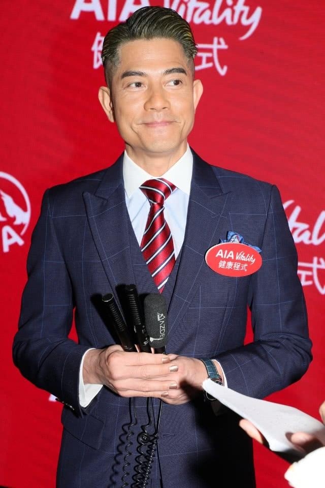 郭富城默认方媛怀二胎，笑着说“很快可以公布了”暗示未满三个月
