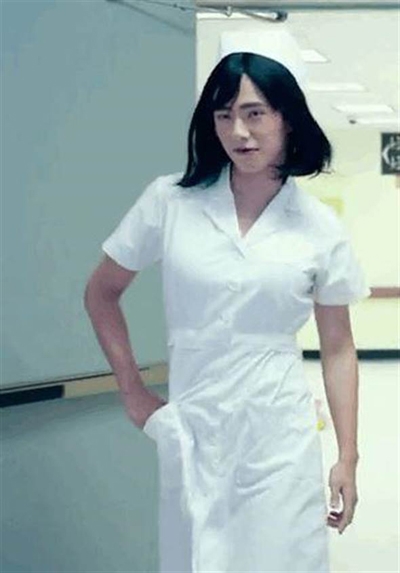 筷子兄弟肖央女装照曝出，网友：像范冰冰