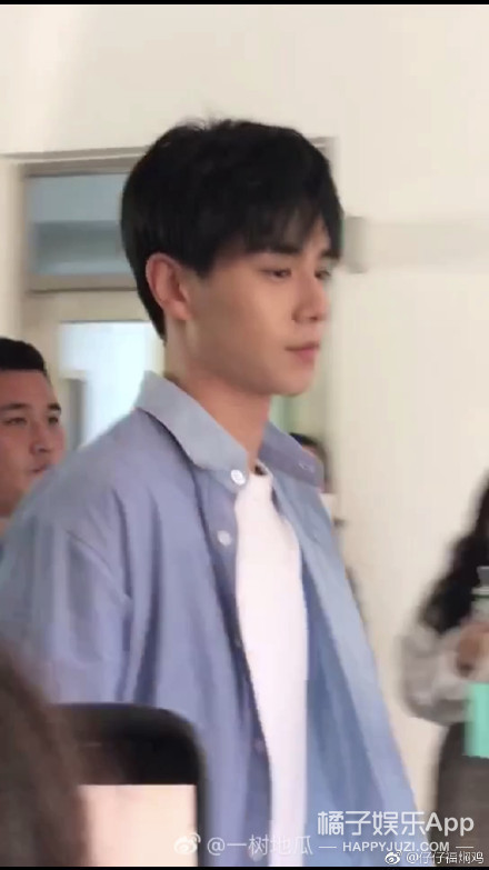 晚报|毛俊杰向海关工作人员道歉 金莎发文为胡歌澄清