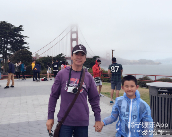 还记得《情深深雨濛濛》里的陆司令吗？他现在长这样
