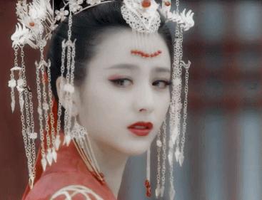她长了一张“红颜祸水脸”，却让人只爱不恨！