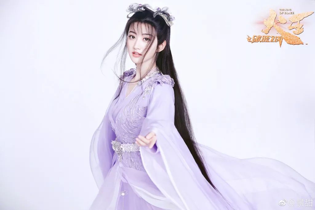 景甜新剧扮相是在cos60岁的刘晓庆吗？直接老成婆婆脸了惹···