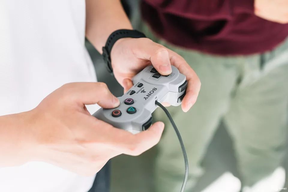 索尼 PlayStation Classic 开箱