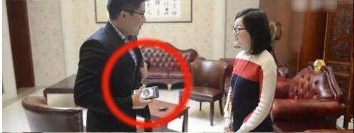 霍中妍1岁近照,长得不像霍启刚也不像郭晶晶,网友:没想到像她