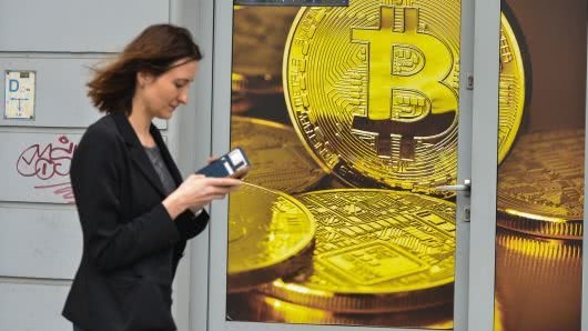 比特币价格在24个小时内又下跌逾10%