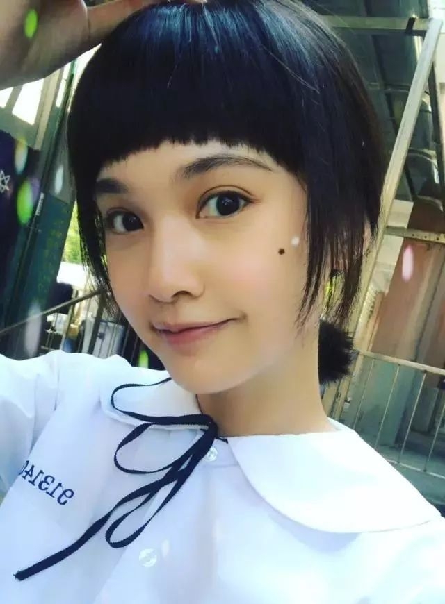 娱乐圈能KO阿娇不老神颜的，也就只有同为37岁的她了