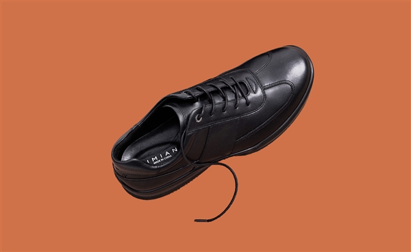七面一体成型运动缓震皮鞋在小米有品预售：399元