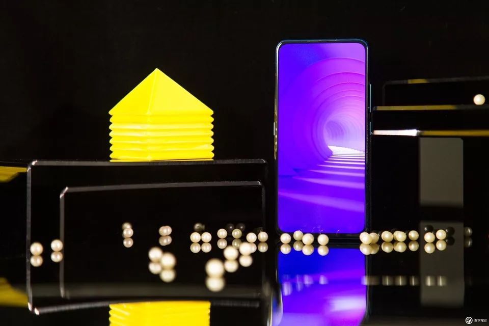 vivo NEX 双屏版图赏：既是实力派，也是「双面派」