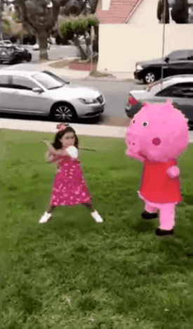 既然来了就过来玩嘛 不要害羞啦 爬过来吧 你看我这真挚的眼神