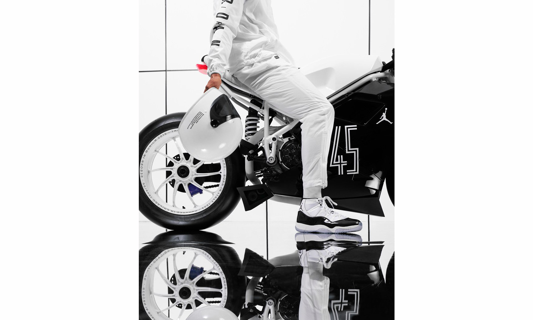 Air Jordan XI “Concord”这次被改造成了摩托车！