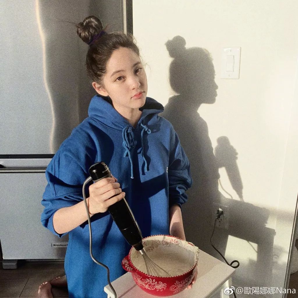 欧阳娜娜一边减肥一边吃高热量食物，人设啥时候崩？