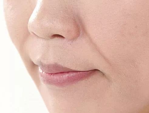 求修图师把自己P好看点的戚薇，我看到她未P图时还是惊了