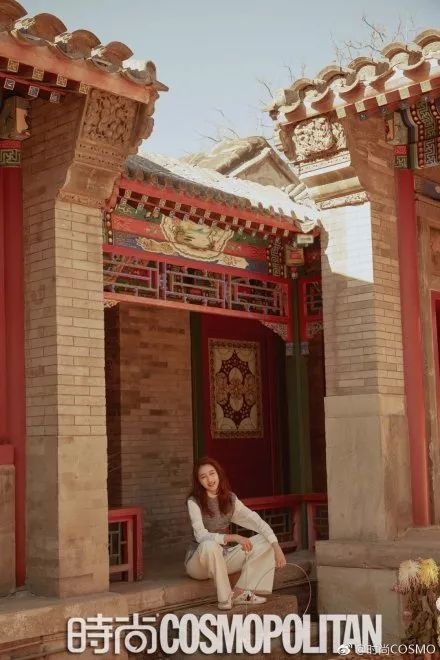 关晓彤北京大妞造型获封“出道最佳”，最新一波小花美照你pick谁